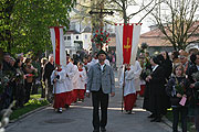 Segnung der Palmbuschen für die Pfarrei „Maria Himmelfahrt“ in Prien (©Foto: Hötzelsperger)